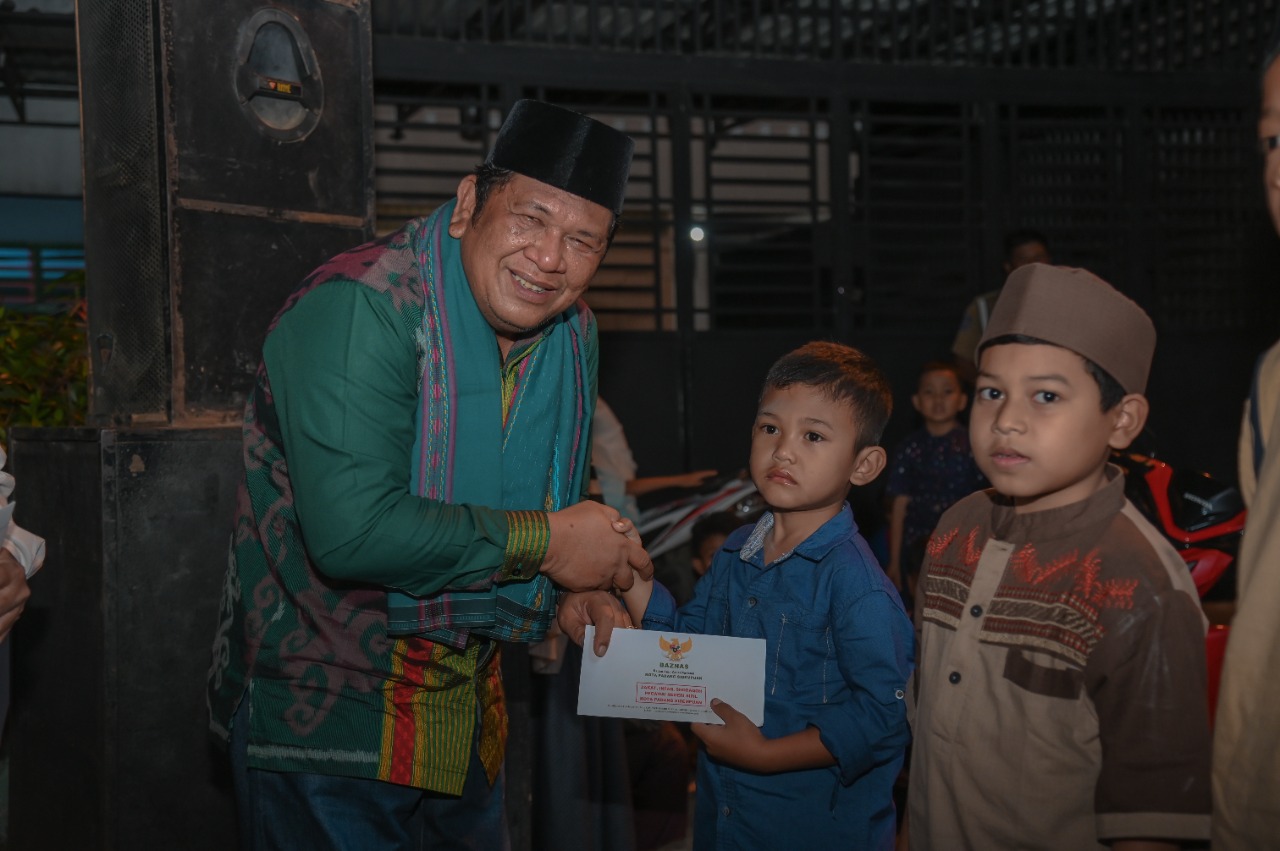 Walikota Padang Sidempuan Irsan Efendi Nasution Safari Maulid Nabi Muhammad SAW  di Kampung Teleng