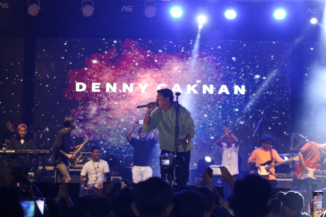 Tri Dukung Konser Temu Kangen Denny CakNan Bagi Warga Lampung