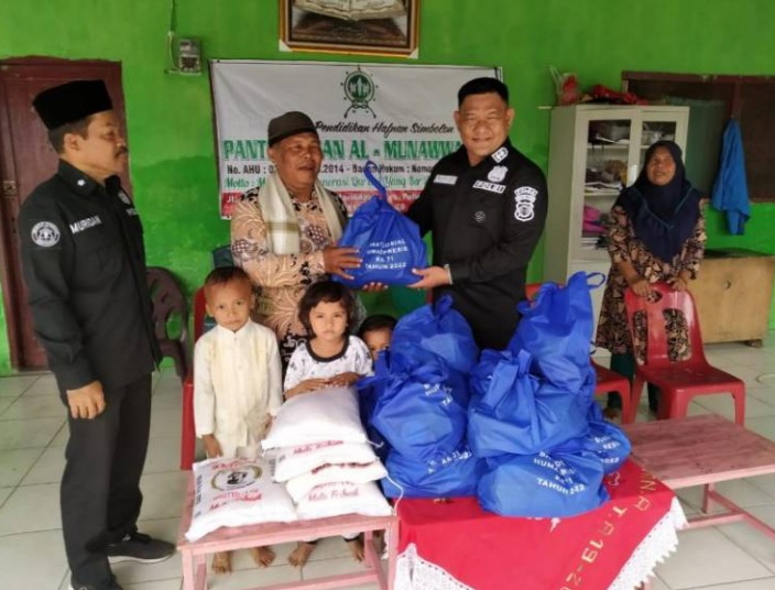 Jumat Berkah, Polda Sumut Baksos ke Panti Asuhan Al-Munawwaroh di Jalan Advokat Raya Marendal I, Patumbak