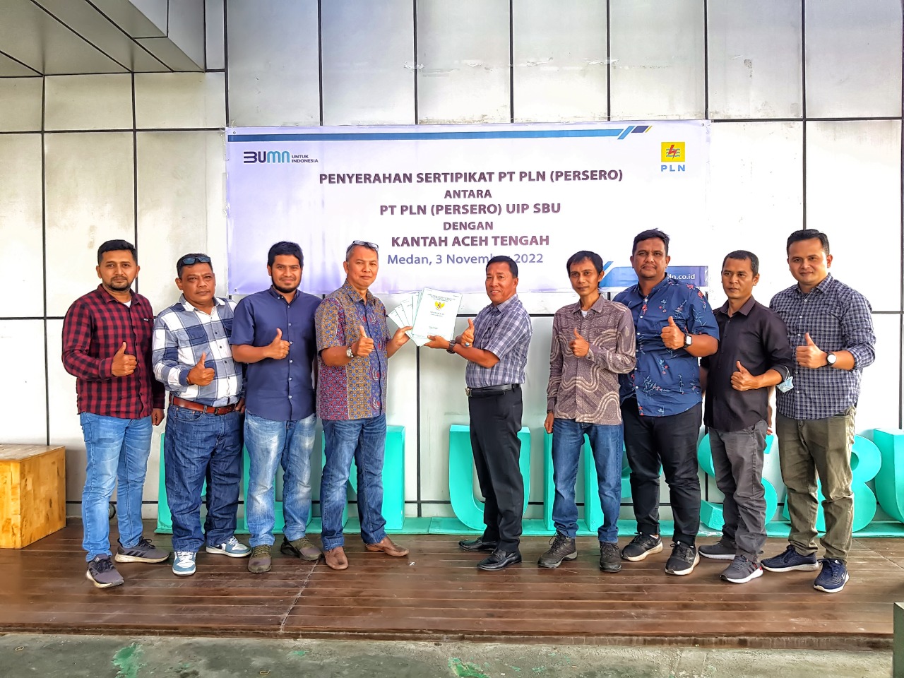 Kantah Aceh Tengah Kembali Serahkan 116 Sertipikat Tapak Tower ke PLN