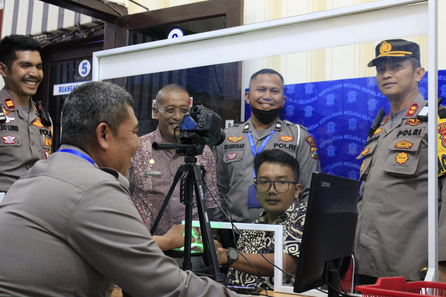 Kapolres Asahan Bersama Asisten Pemerintahan Kunjungi Kantor SATPAS