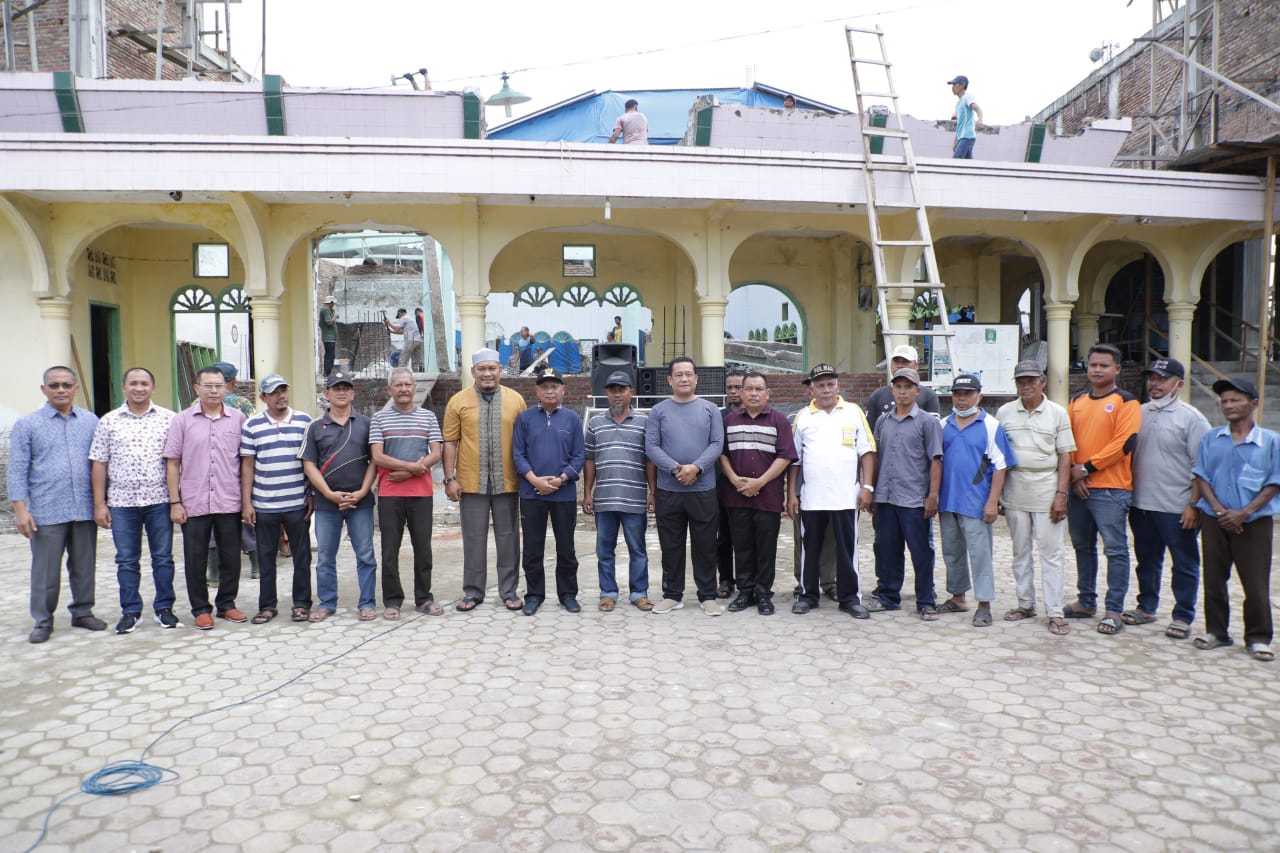 Bupati Asahan Berikan Bantuan Renovasi Masjid Al-Amin