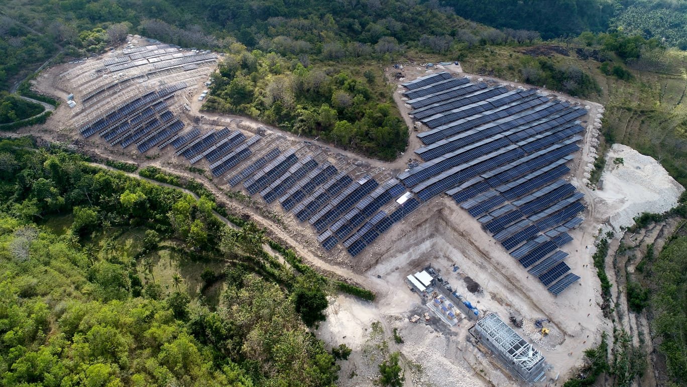 PLN Pamerkan 2 PLTS dan 33 PV Rooftop di Bali