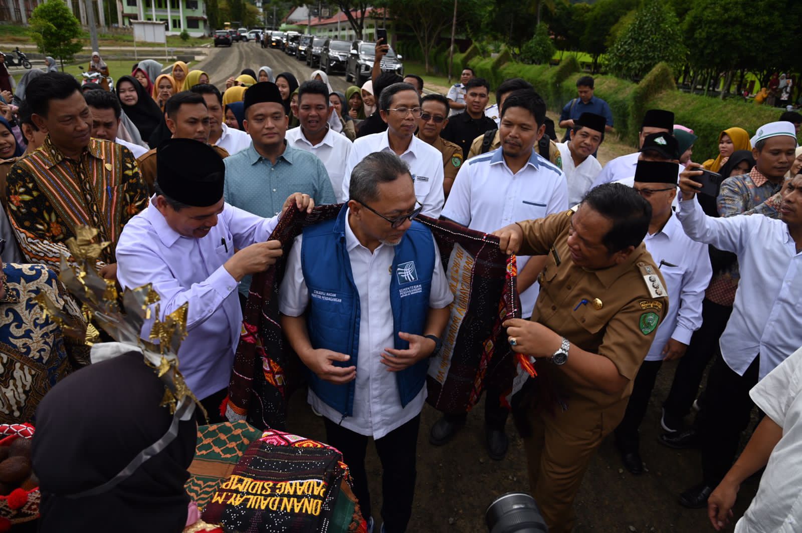 Kunjungi Padang Sidempuan,  Mendag RI Zulkifli Hasan Bawa Pasha Ungu dan Uya Kuya