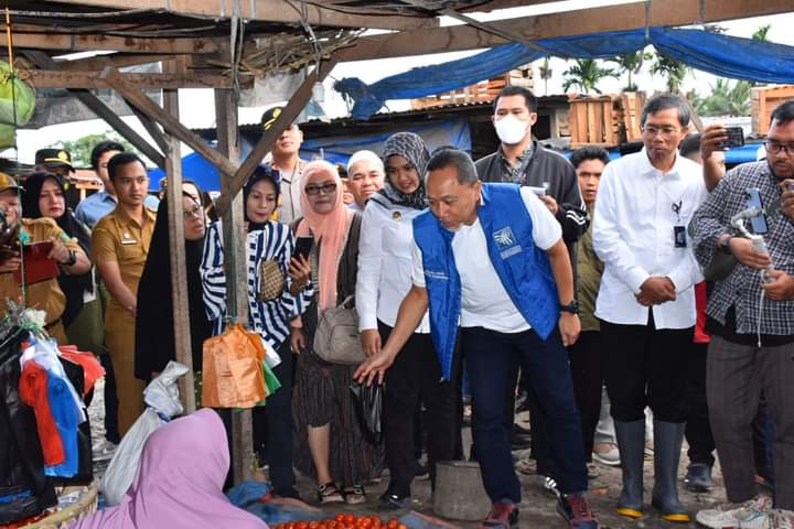 Mendag dan Wabup Madina Pantau Harga Bapok di Pasar Panyabungan