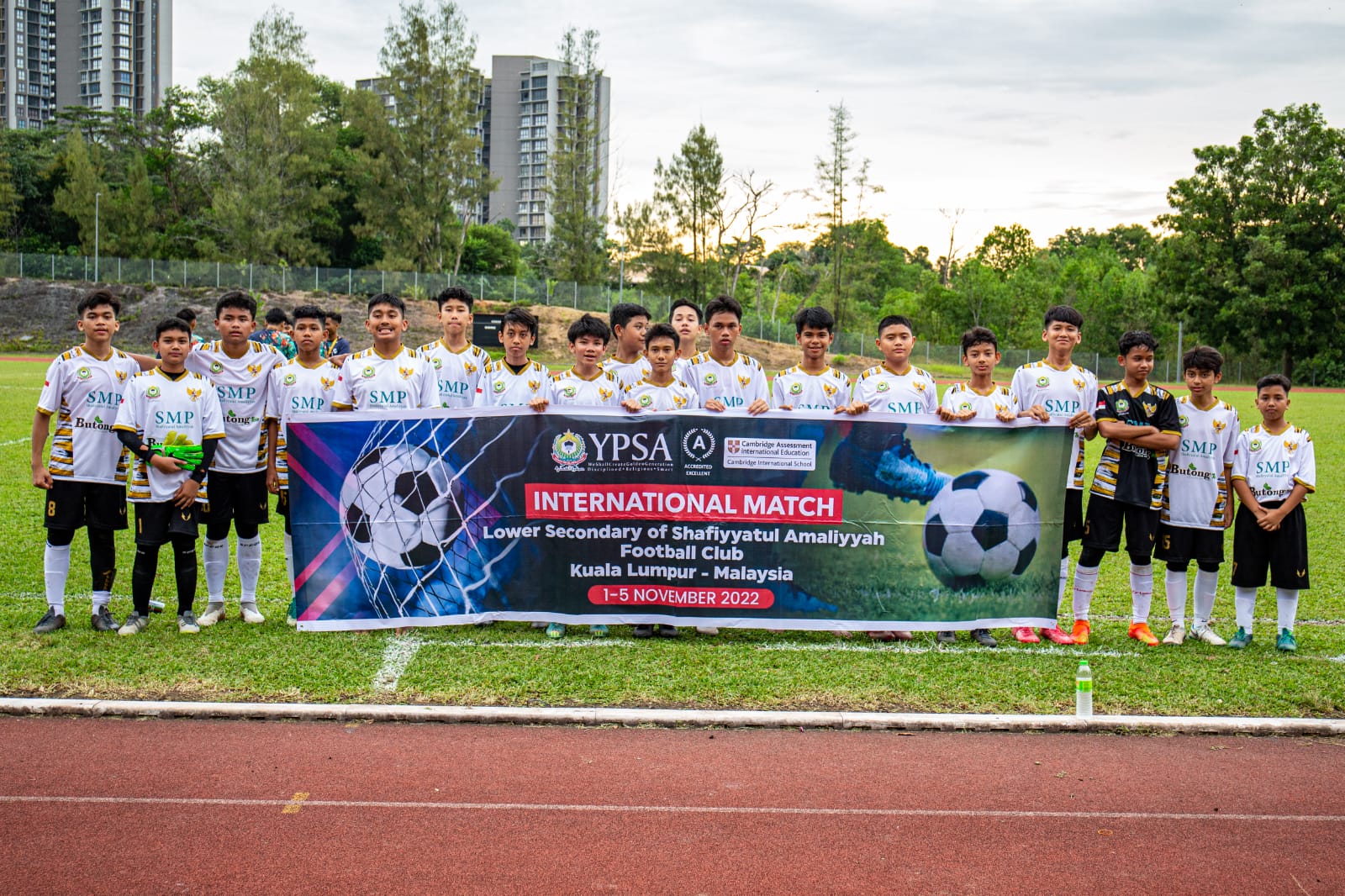 Pertandingan Persahabatan Sepak Bola Antar Bangsa SMP YPSA Indonesia vs SMK Presint 14 (1) Putrajaya Malaysia