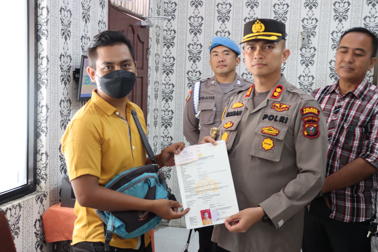 Sidak ke Ruangan Pelayanan SKCK dan SAMSAT, Kapolres Asahan Tekankan Layanan Terbaik Pada Masyarakat