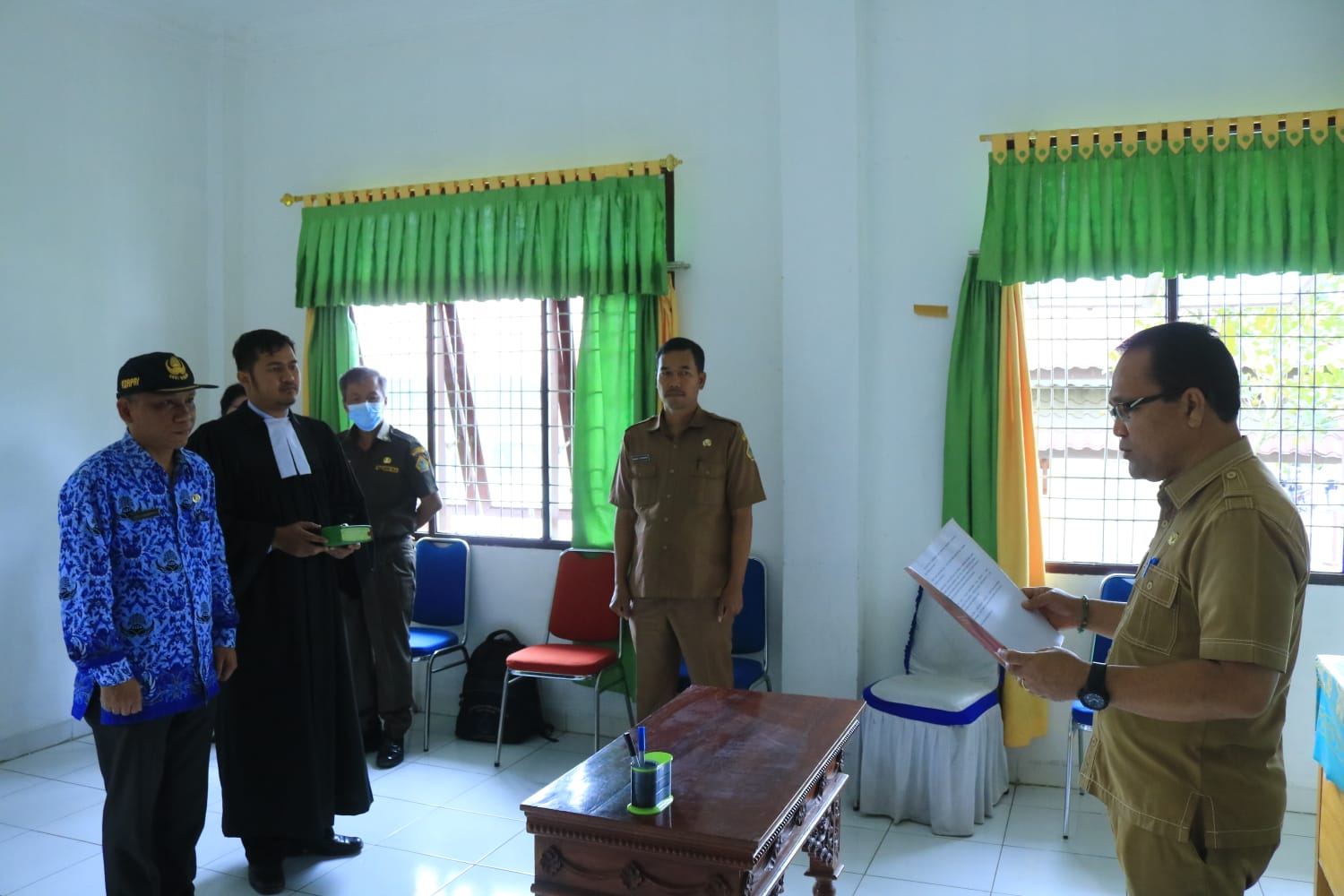 Bupati Samosir Lantik Pejabat Administrator Dinas Pekerjaan Umum dan Tata Ruang Kabupaten Samosir