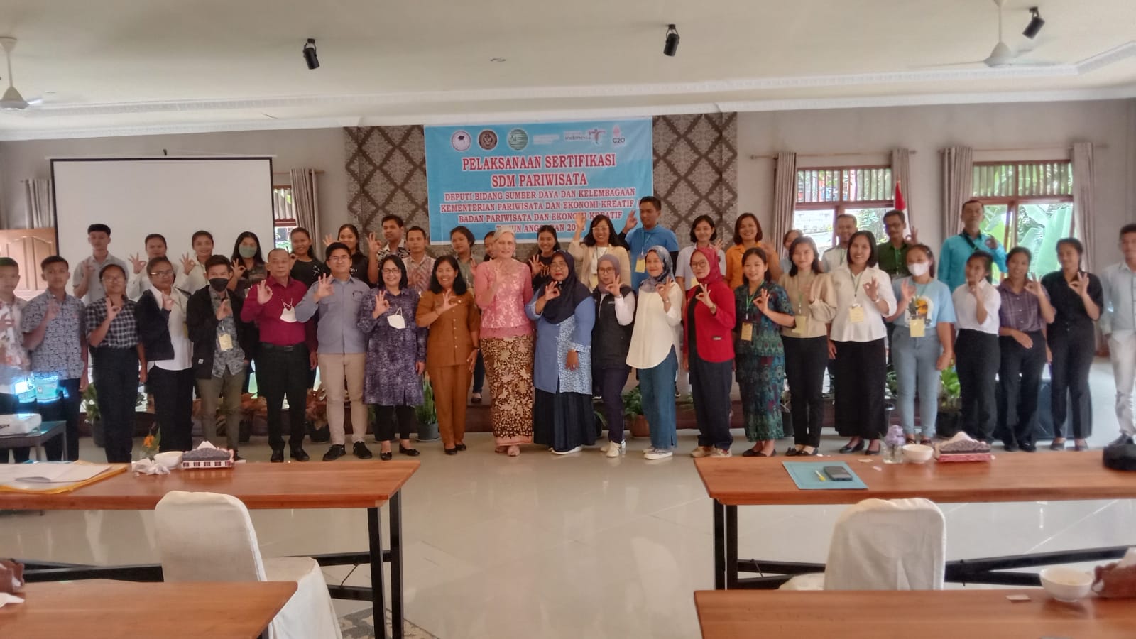 Kementerian Pariwisata dan Ekonomi Kreatif Gelar Sertifikasi SDM Pariwisata di Samosir.