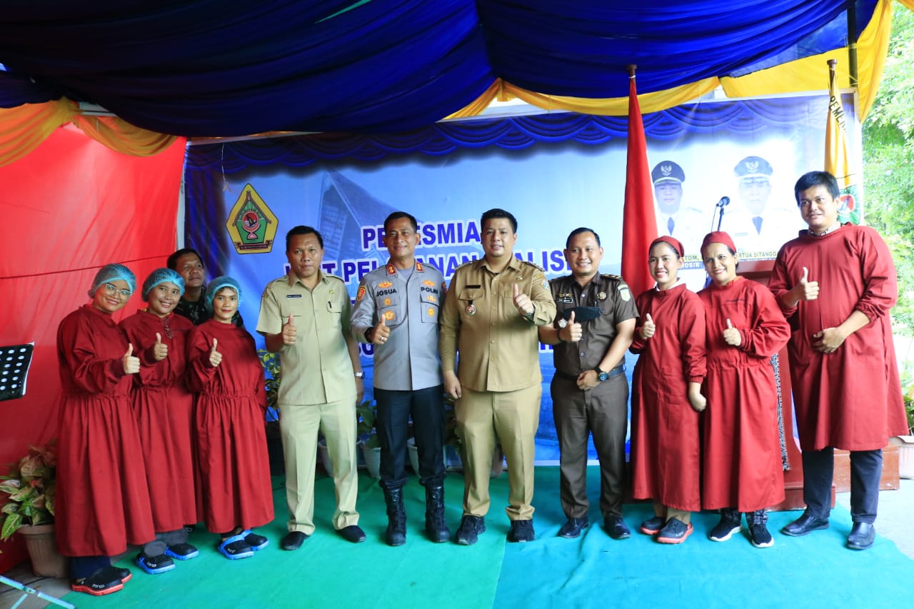 MANTAP, BUPATI SAMOSIR RESMIKAN UNIT PELAYANAN DIALISIS RSUD dr. HADRIANUS SINAGA