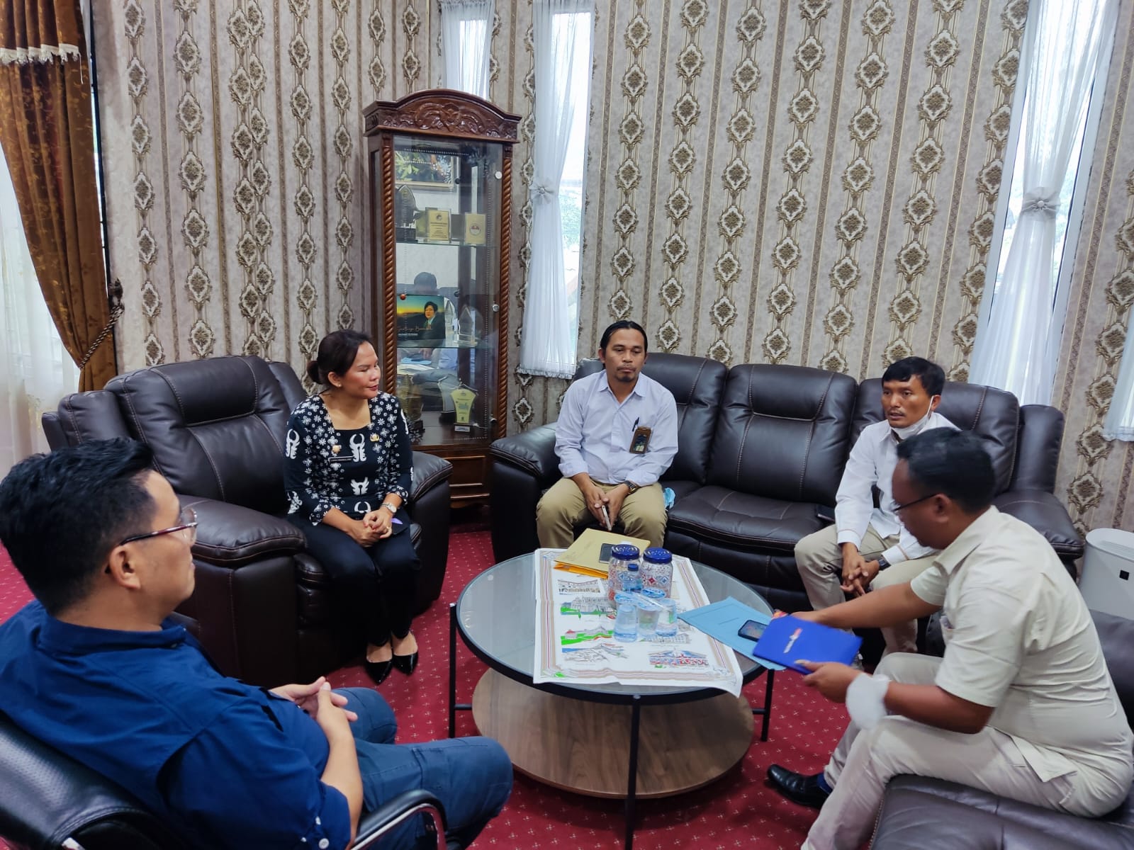 Pemkab Toba Terus Perjuangankan Agar Semua Desa Masuk Listrik