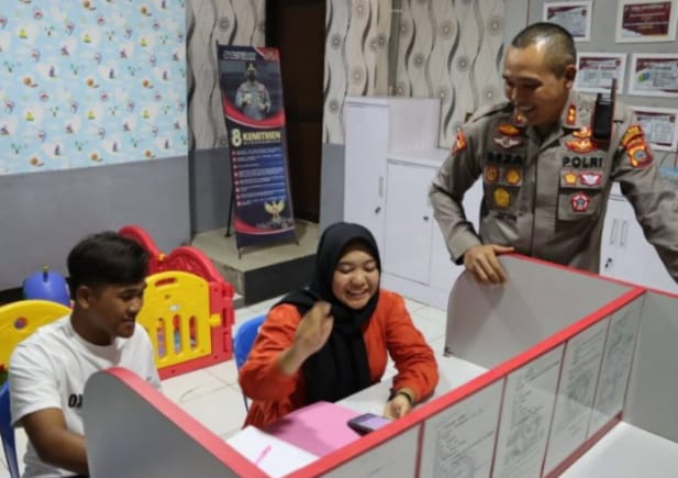 Ramah dan Senyum Kapolres Madina Buat Semua Urusan Cepat Selesai  Rima Lubis :Terima Kasih Pak Reza