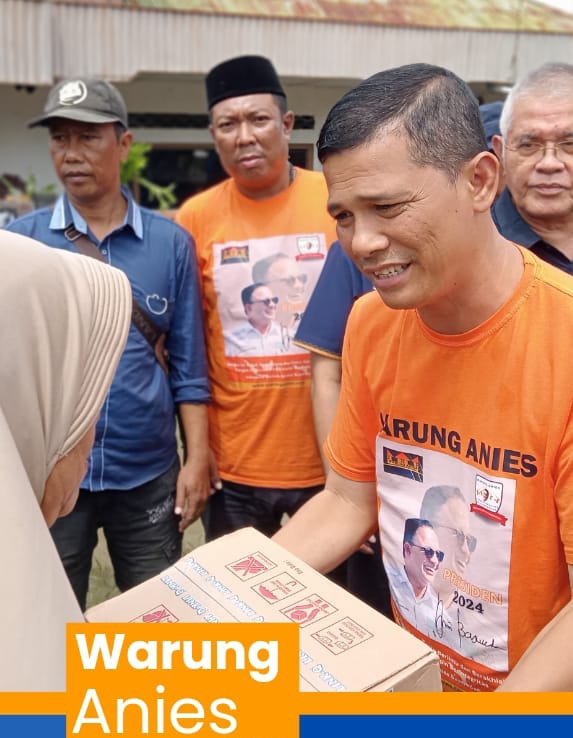 Pengurus  Warung Anies Sampaikan Bantuan Ke Korban Bencana Banjir Di Kab.Langkat