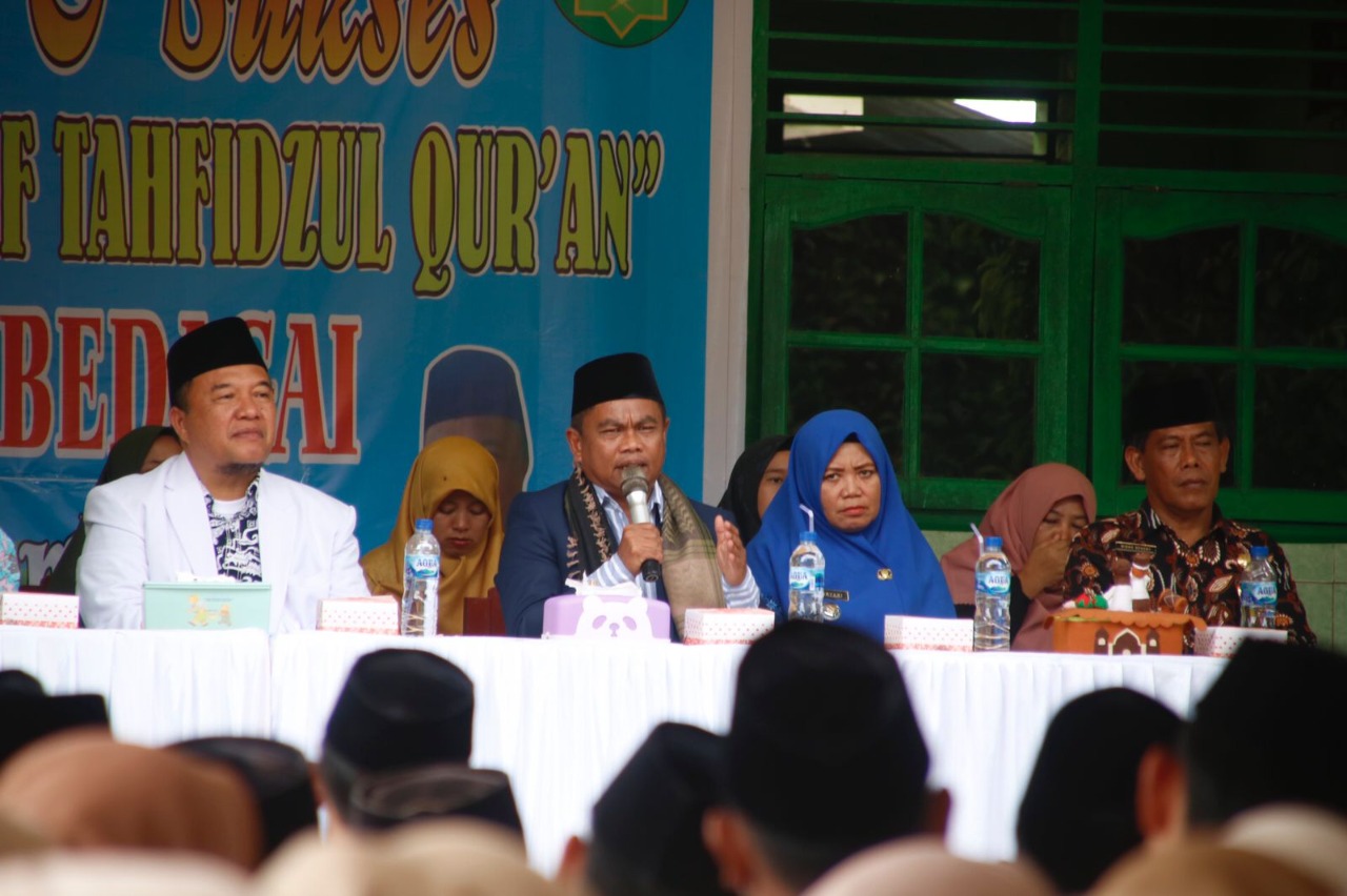 Bupati Sergai Tutup Kegiatan Intensif Tahfidzul Quran Angkatan Pertama di MAN Dolok Masihul