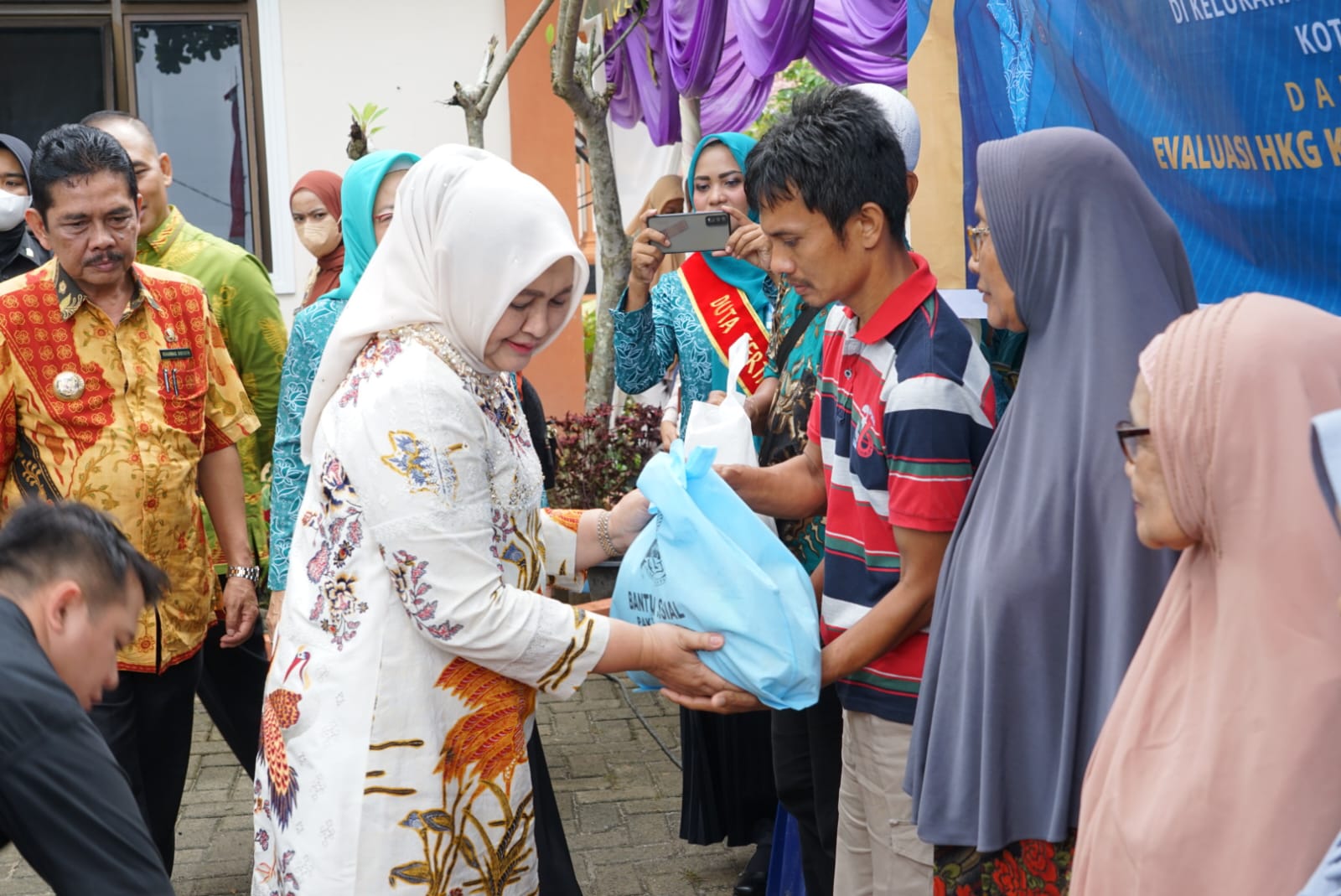 Masuk Nominasi Tertib Administrasi  Ketua TP. PKK Sumut dan Tim Evaluasi Kunjungi Kelurahan Bagelen