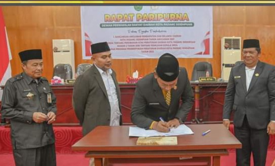 Wali Kota Padang Sidempuan Irsan Efendi Nasution sampaikan pengantar nota keuangan rancangan APBD TA 2023