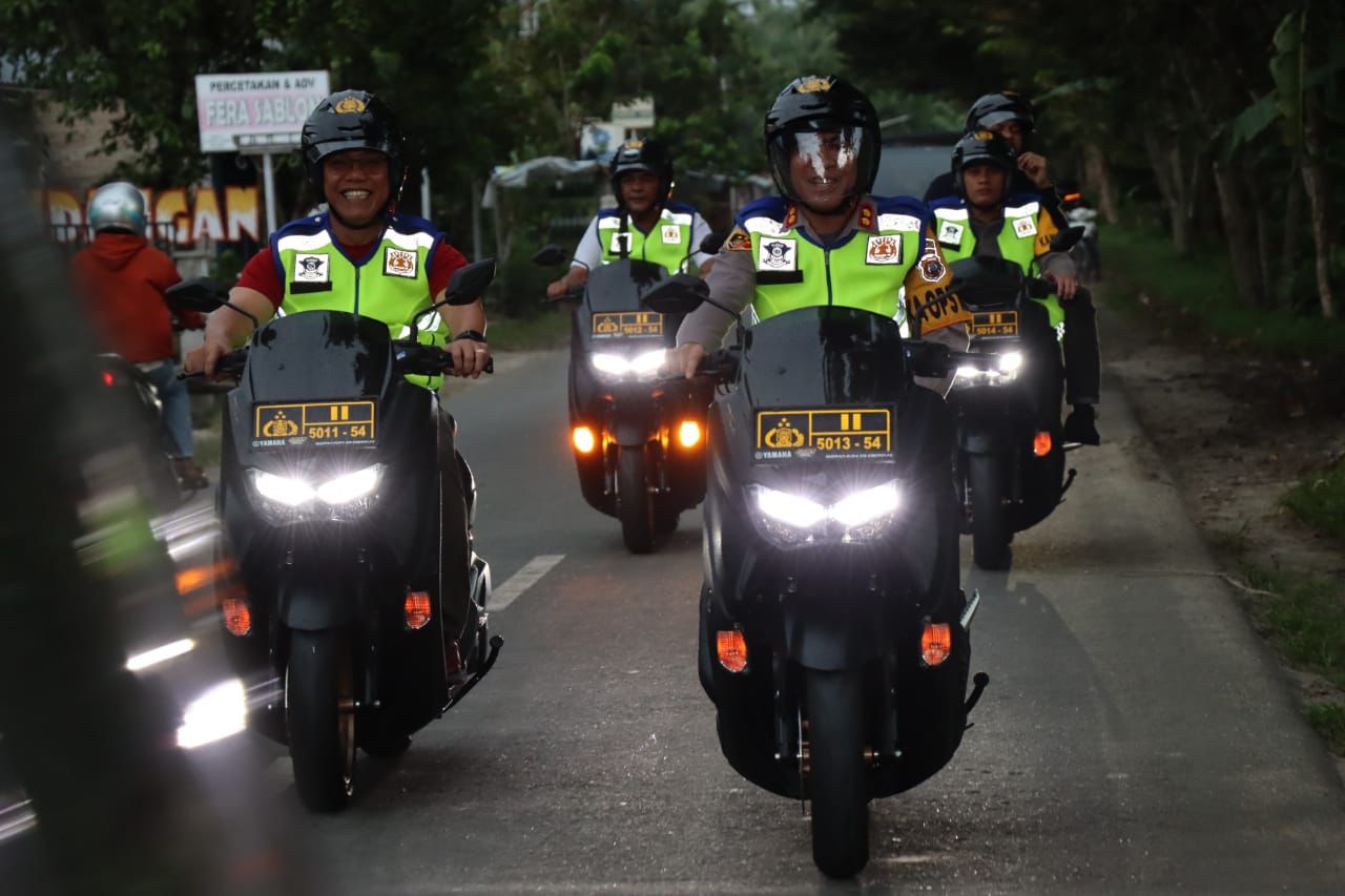 Ciptakan Situasi Kondusif Saat Pilkades Serentak, Kapolres Batu Bara dan Jajaran Lakukan Patroli
