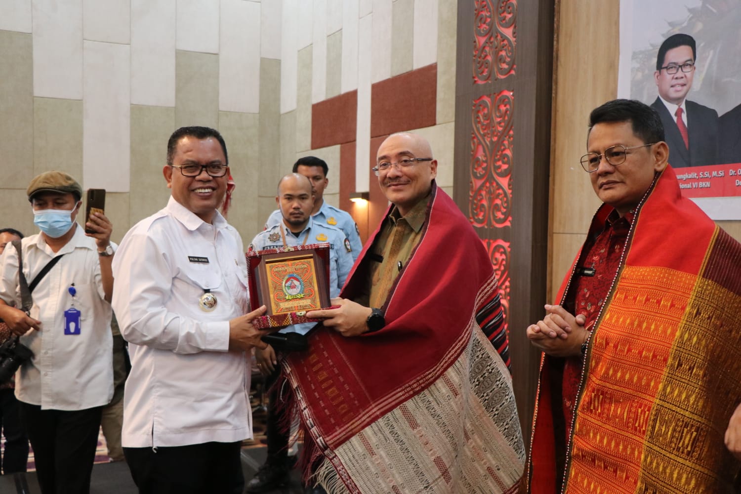 Pemkab Toba Mendapat BKN Award 2022