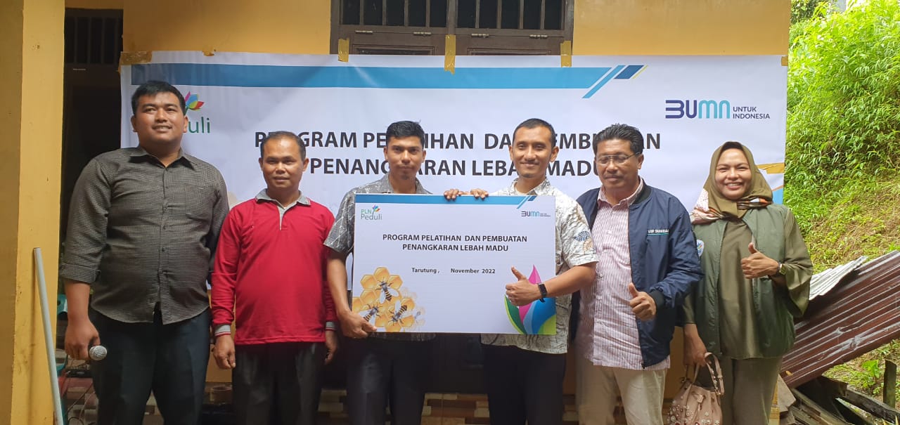 TJSL PLN Dukung Pelatihan dan Pembuatan Penangkaran Lebah Madu di Taput