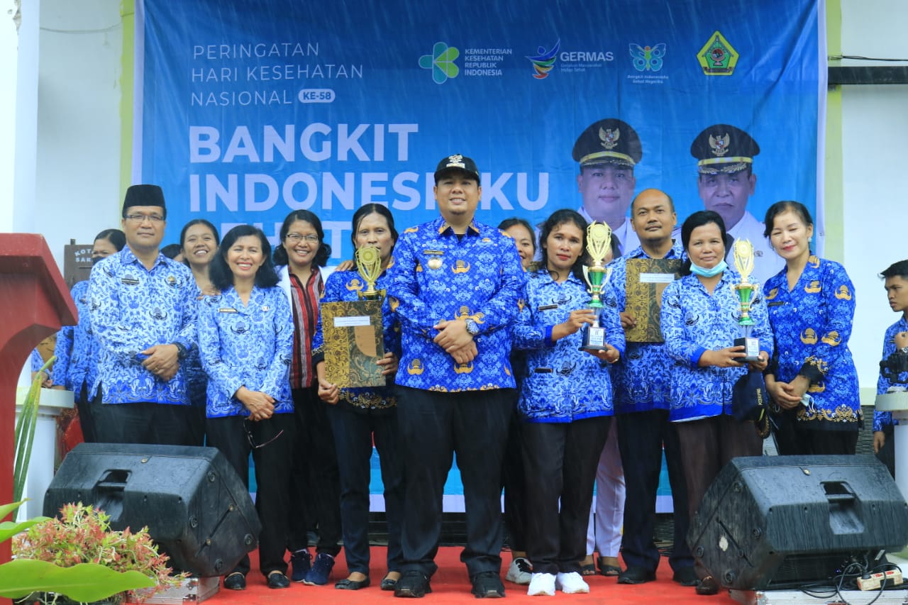 Bupati Samosir Pimpin Upacara Hari Kesadaran Nasional yang dirangkai dengan Hari Kesehatan Nasional ke-58.