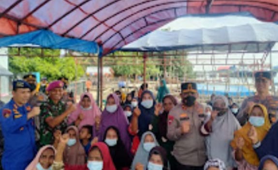 Kapoldasu dan Rombongan Gelar Bhakti Kesehatan di Desa Pulau Sembilan Pangkalan Susu Langkat