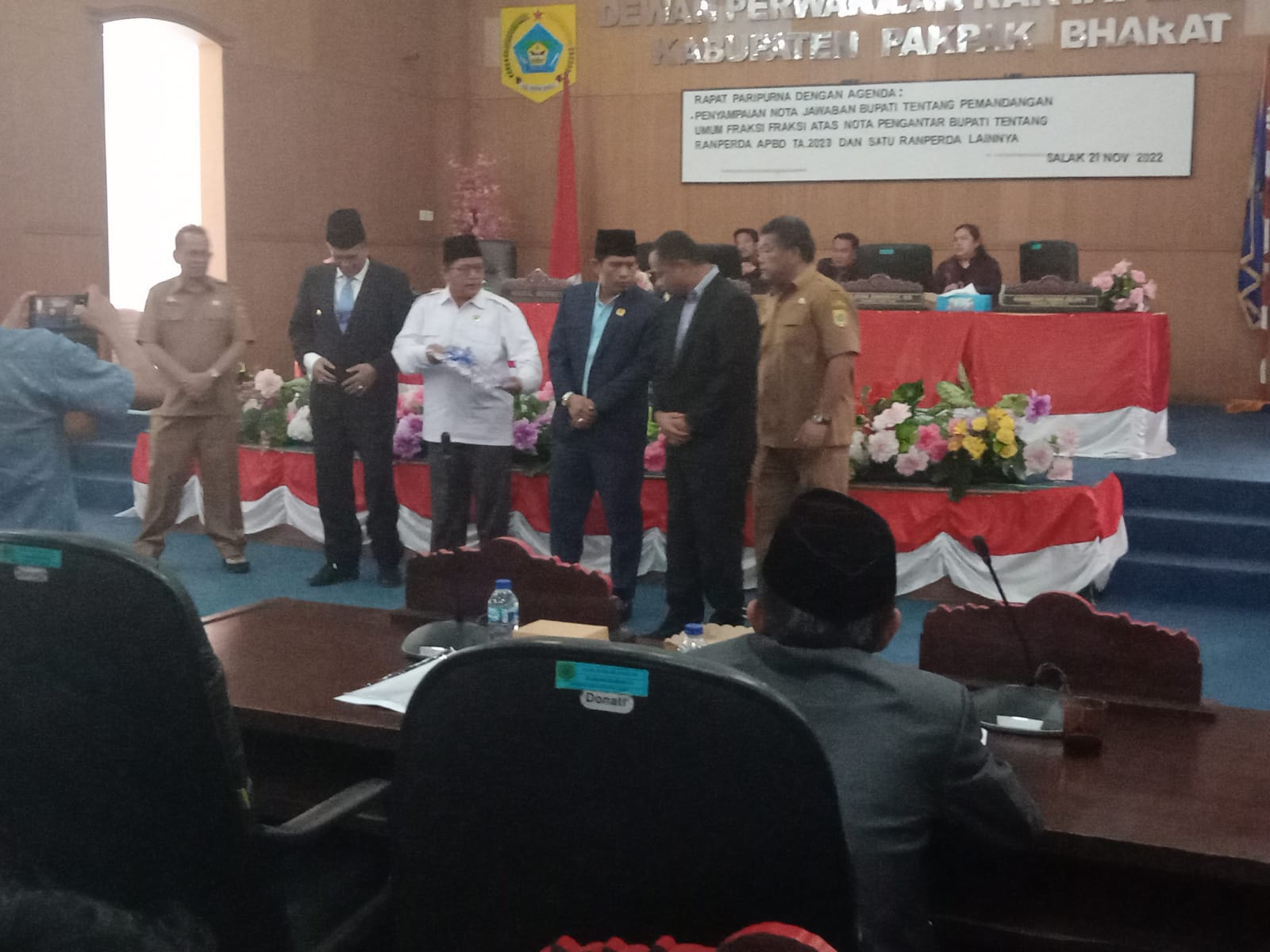 SIDANG PARIPURNA  DPRD PAKPAK BHARAT TENTANG PENYAMPAIAN NOTA JAWABAN BUPATI ATAS NOTA PENGANTAR BUPATI PAKPAK BHARAT TENTANG RANPERDA APBD THN 2023.