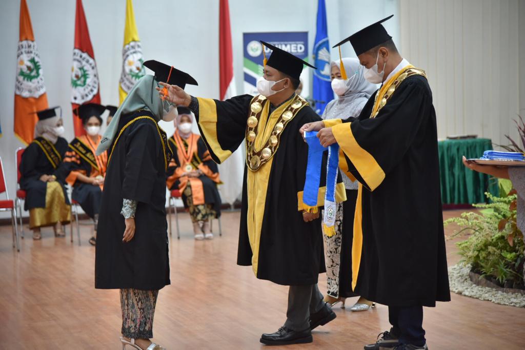 Rektor Dr Syamsul Gultom MKes Wisuda 1.271 Lulusan Unimed