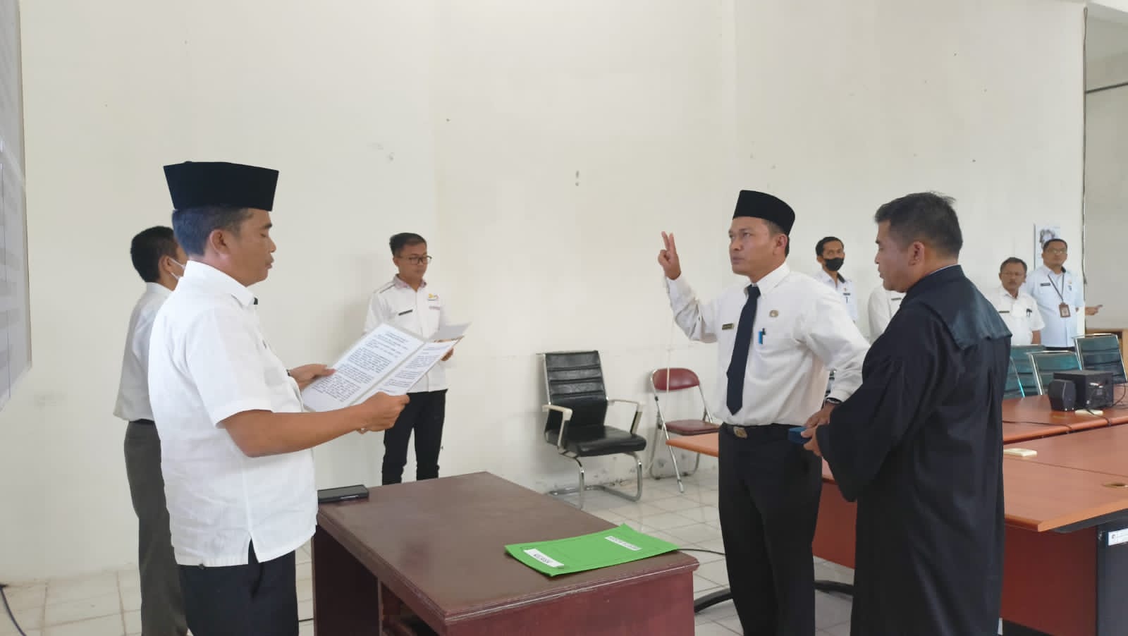 Bupati Toba: Evaluasi Kinerja Selama 3-6 Bulan Bagi Pejabat Administrator yang Baru Dilantik