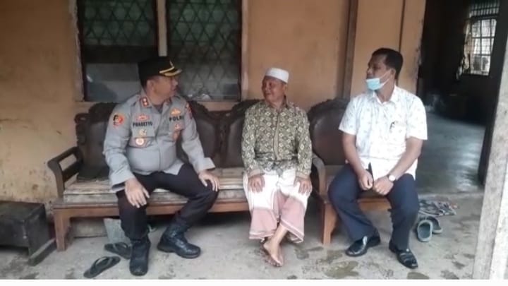 Kapolres Padangsidimpuan Beri Semangat Langsung ke Pengusaha Kue Cucur