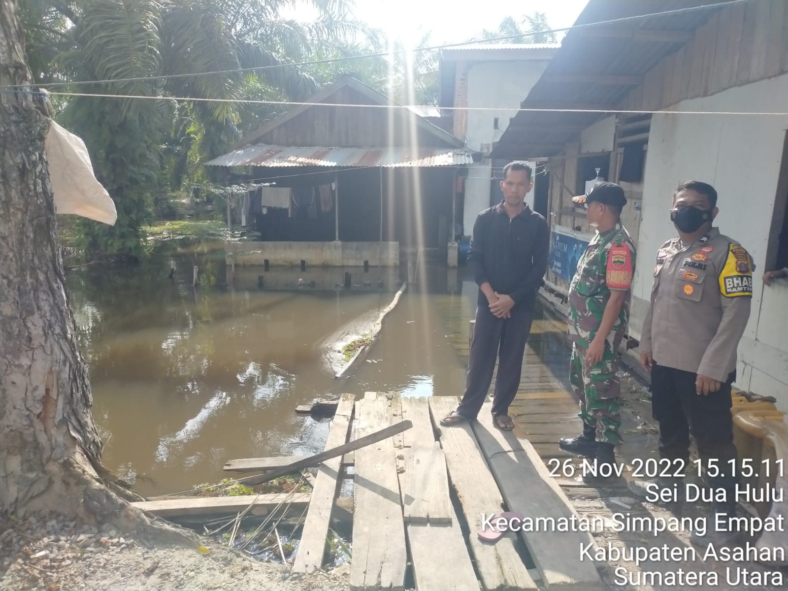 Bhabinkamtibmas dan Babinsa Cek Lokasi Banjir, Waspada Terhadap Cuaca Ekstrim