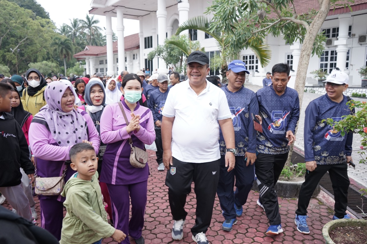 Wabup Asahan Lepas Peserta Gerak Jalan Santai