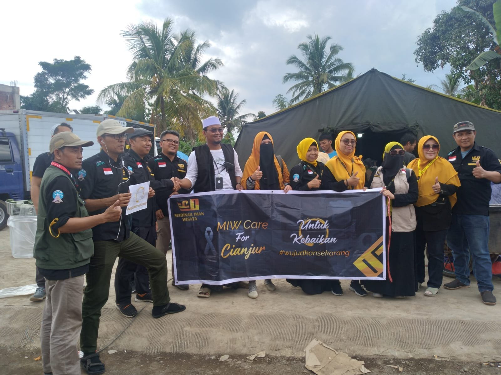 Madinah Insan Wisata dan JMSI Terjun Langsung Bantu Warga Terdampak Gempa Cianjur