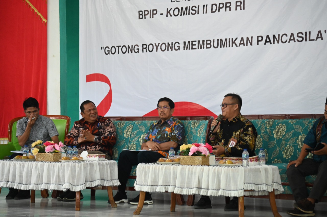 Anggota DPR RI Komisi II Ongku P. Hasibuan membuka acara sosialisasi pancasila, Ini Kata Walikota Irsan Efendi Nasution