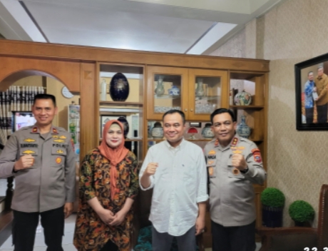 Kapoldasu Berkunjung ke Kediaman Ketua PWI Sumut