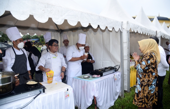 Dimeriahkan Beragam Kudapan Khas Daerah, Nawal Lubis Harapkan Festival Kuliner Sumut  Jadi Momen Inovasi dan Kreasi