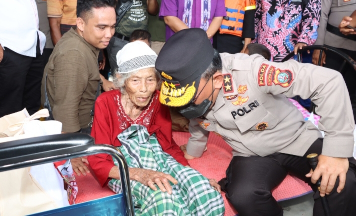 Kapolres Batu Bara Dampingi Kapolda Sumut Tinjau Lokasi Banjir