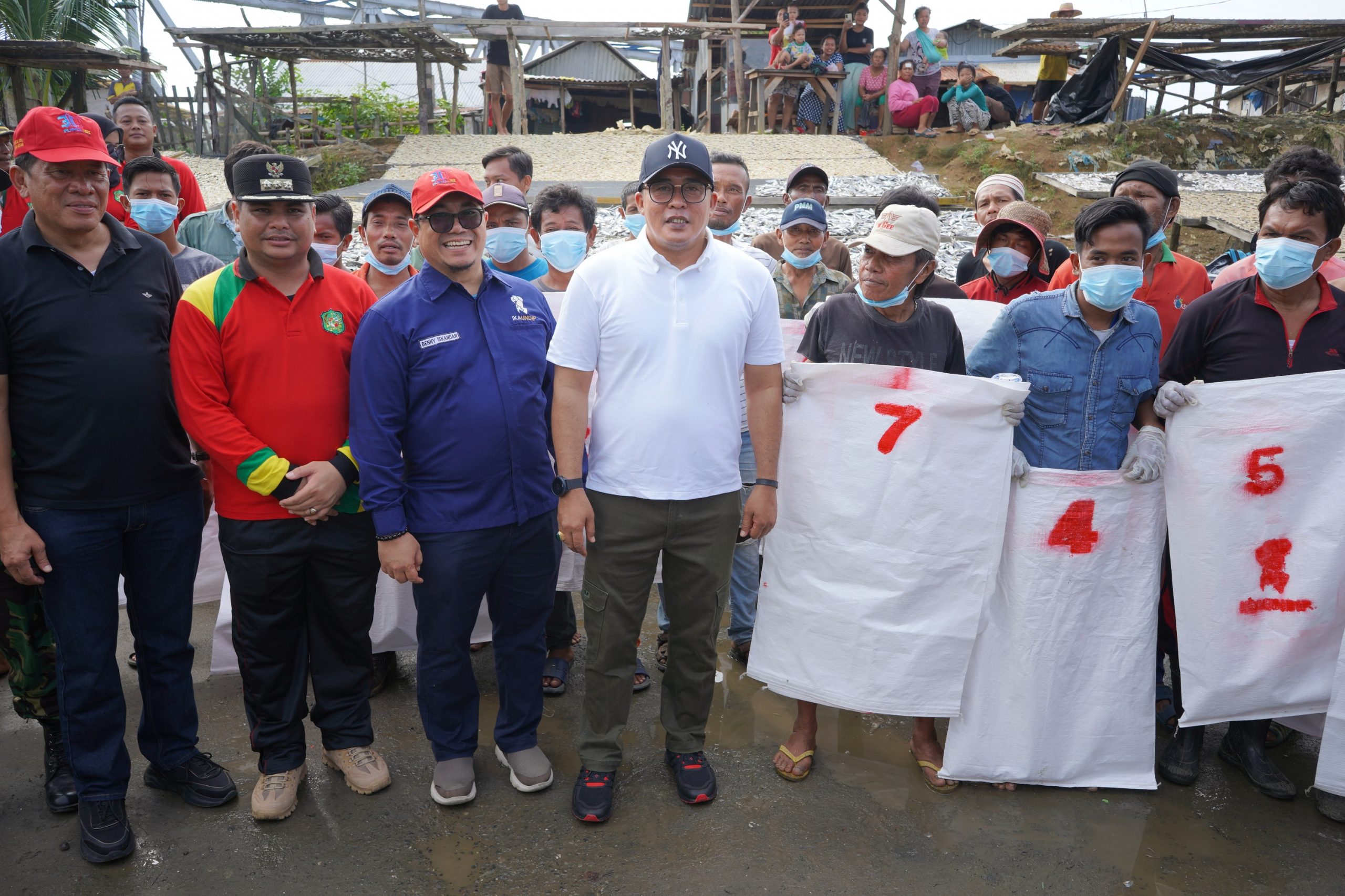 Bobby Nasution Apresiasi Aksi Kolaborasi Bersih-bersih Sungai di Belawan Bahari