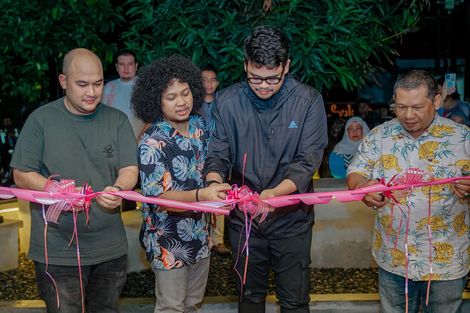 Grand Opening Coffe Shop Milik Babe Cabita, Bobby Nasution: Moga Sukses,  Rumah Belajar Anak Muda Jadi Komika