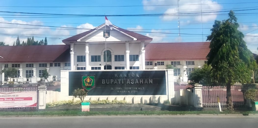 Gunakan Dana APBD Asahan, Bupati Asahan Berangkatkan Tim Sukses Ikut Umroh