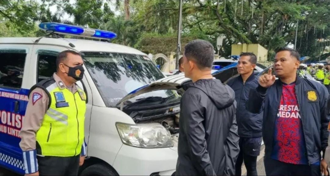 Kapolrestabes Medan Cek Kendaraan DinasÂ  Mobil Personel Satlantas