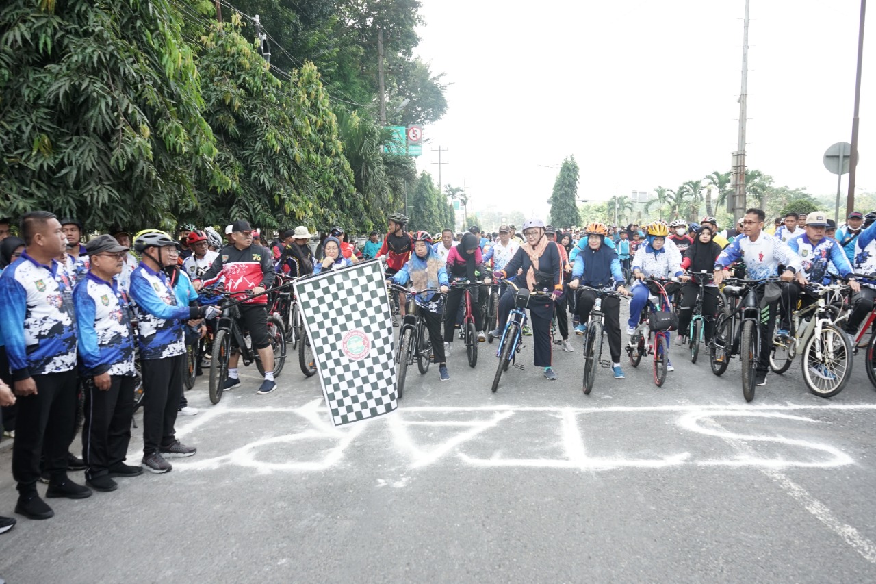 Bupati dan Forkopimda Asahan Lepas Peserta Gowes Bersama Guru Asahan