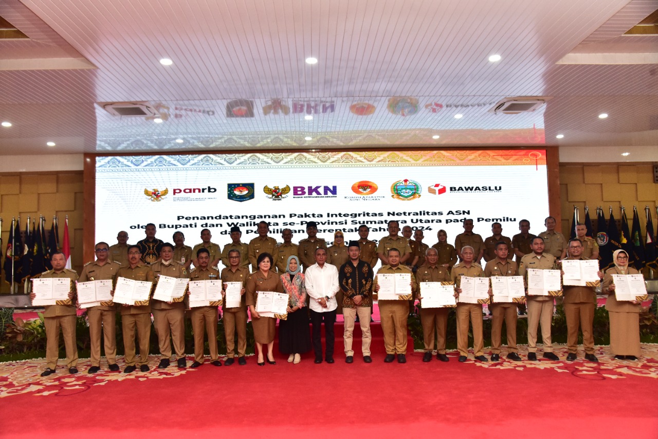 Wakil Walikota Padang Sidempuan Arwin SiregarÂ  Tandatangani fakta integritas netralitas ASN