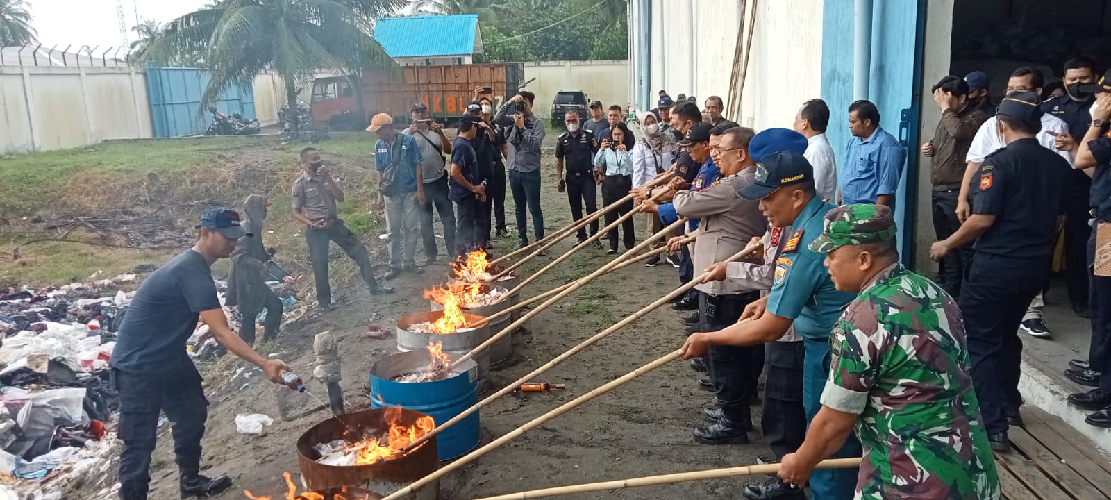 Polres Hadir Pemusnahan BMN di Gudang KPPBC TMP C Teluk Nibung Bagan Asahan