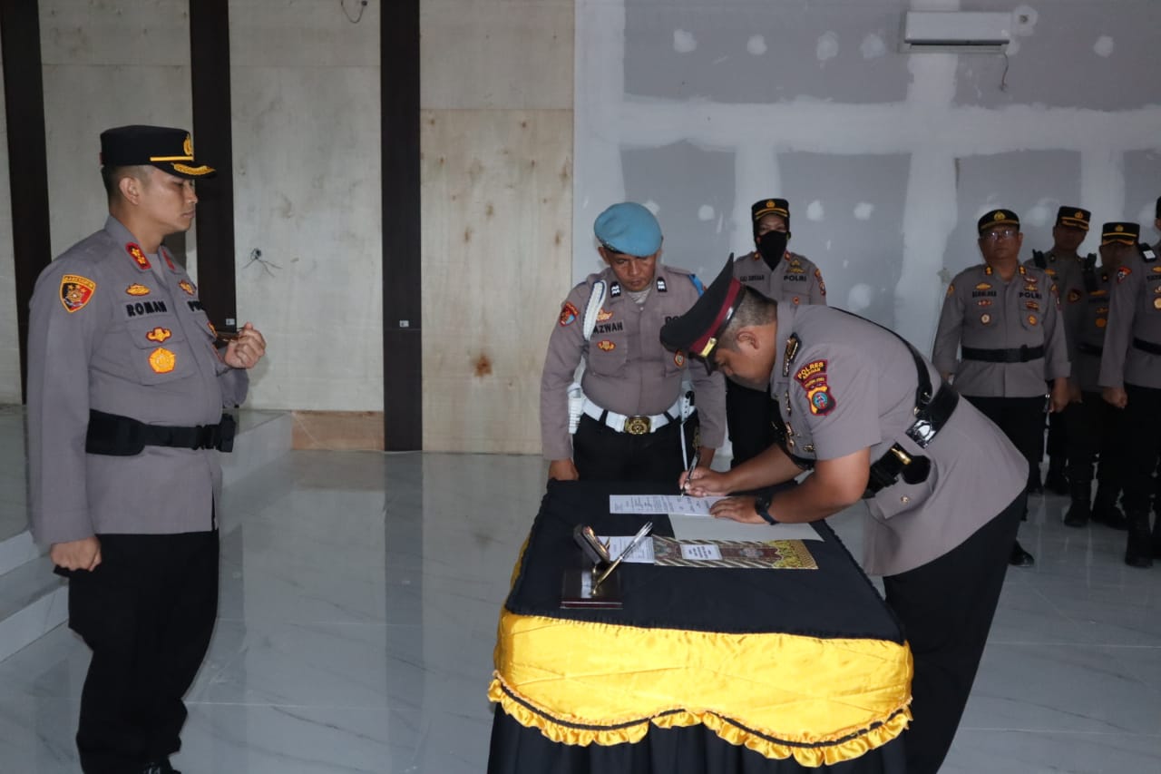 Kapolres Asahan Sertijab Kapolsek Kota Kisaran dan Kapolsek Sei Kepayang Polres Asahan