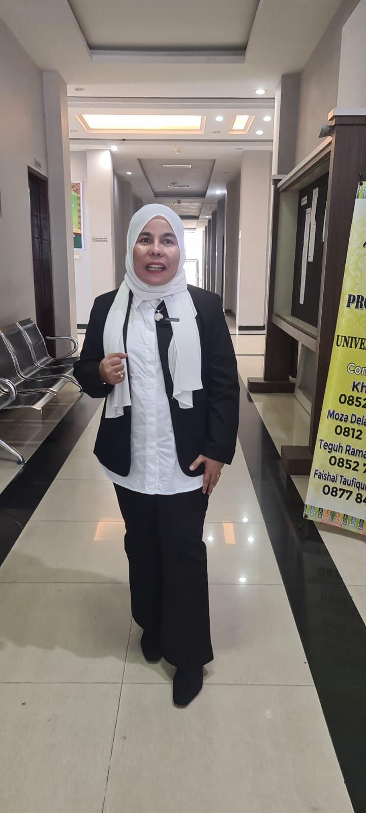 Notaris Yulfita Rahim, Calon Doktor Hukum Pertama UIR Selesai Ujian Tertutup