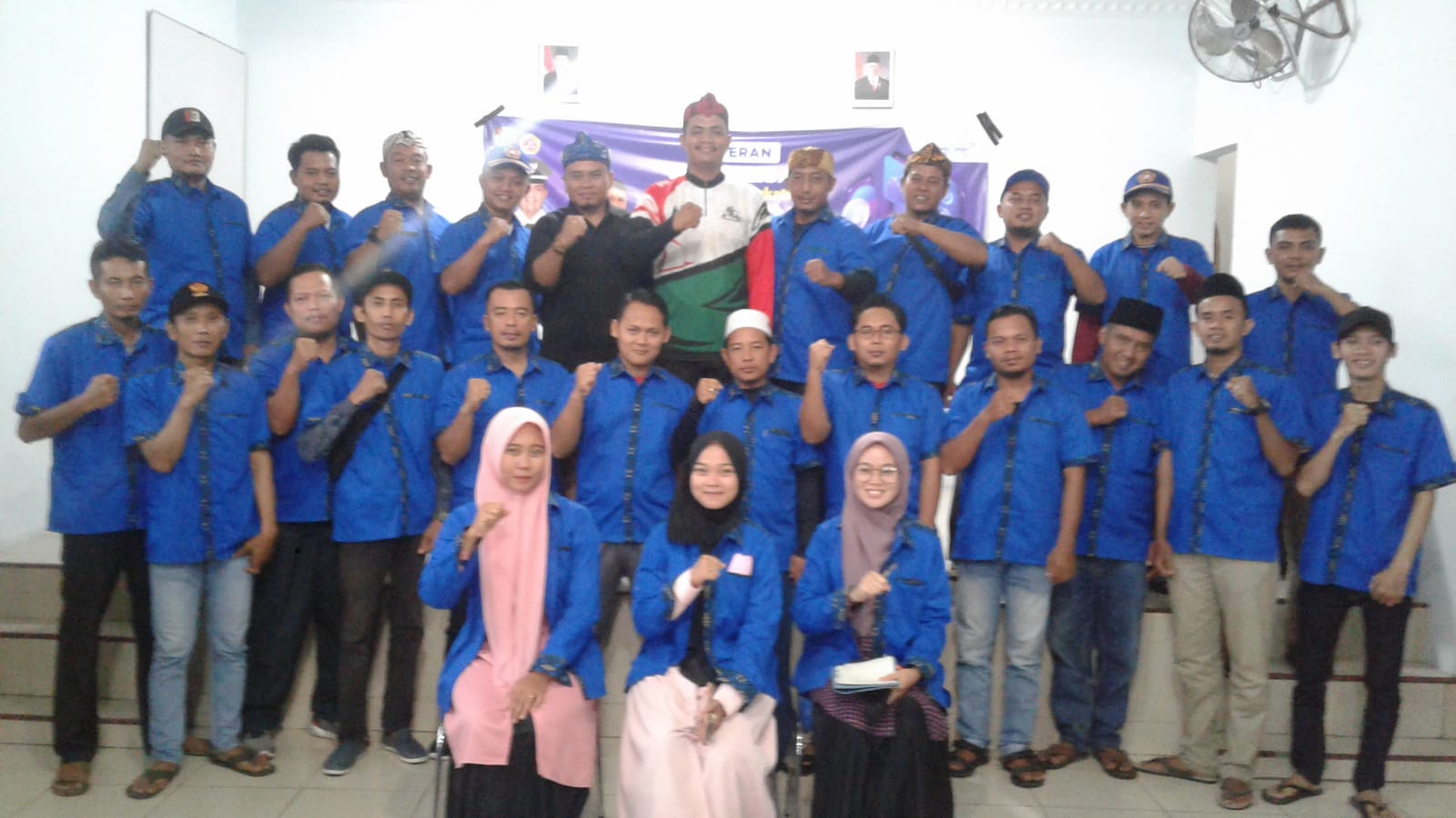 Karang Taruna Abihnaya Desa Samtim Sosialisasi Peran  Digitalisasi Dalam Peningkatan Ekonomi