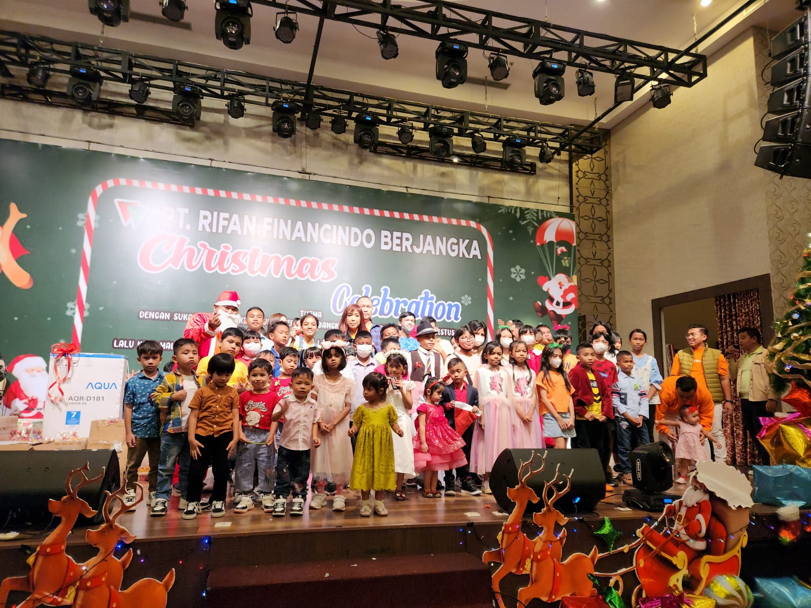 Sonya Kadarmanik: Apresiasi ke Masyarakat yang Tetap Mempercayai Rifan Financindo Berjangka, PT RFB Medan Rayakan Natal Bersama Aak Panti Asuhan