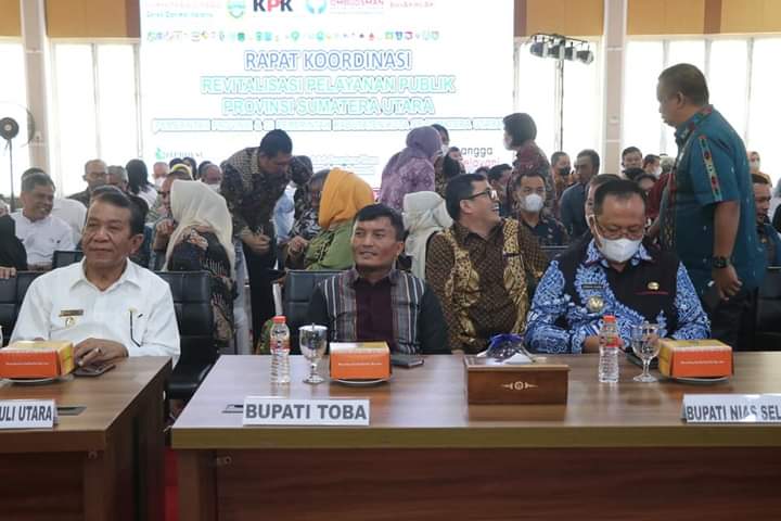 Pemkab Toba Tandatangani Komitmen Revitalisasi Pelayanan Publik