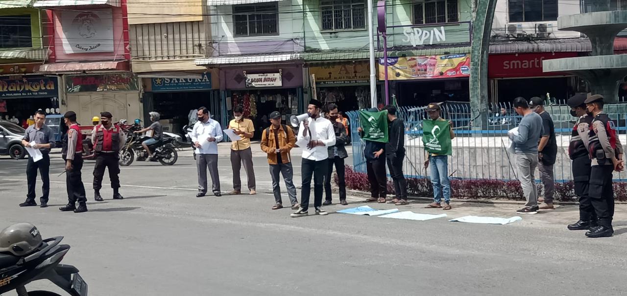HIMMAH Kota T Tinggi Gelar Unras Terkait Pencemaran Lingkungan Limbah B3 Kasi Humas RS Sri Pamela :  Saya akan Kordinasi dengan Pimpinan RS
