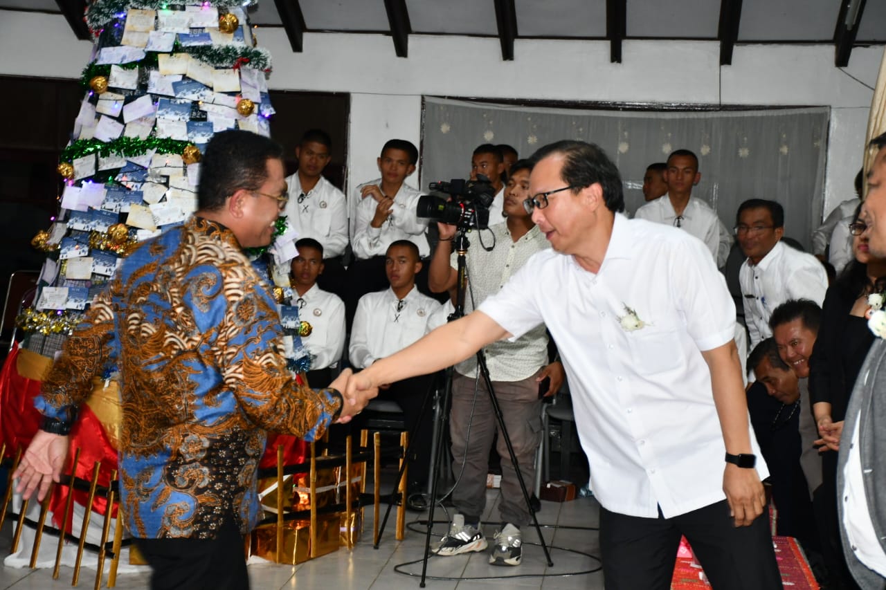 Bupati Toba Berpesan SDM Unggul di  Natal Keluarga Besar Yayasan TB Soposurung